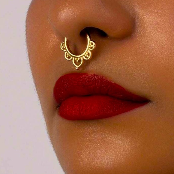 Iconic Gold Nose Ring - Picture 1 of 2